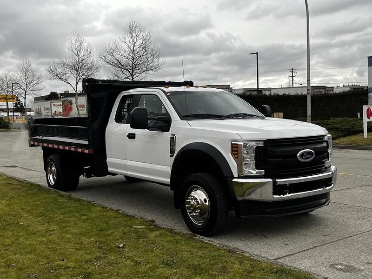 Used 2019 Ford F-550 11 Foot Dump Truck 4WD for sale in Burnaby, BC