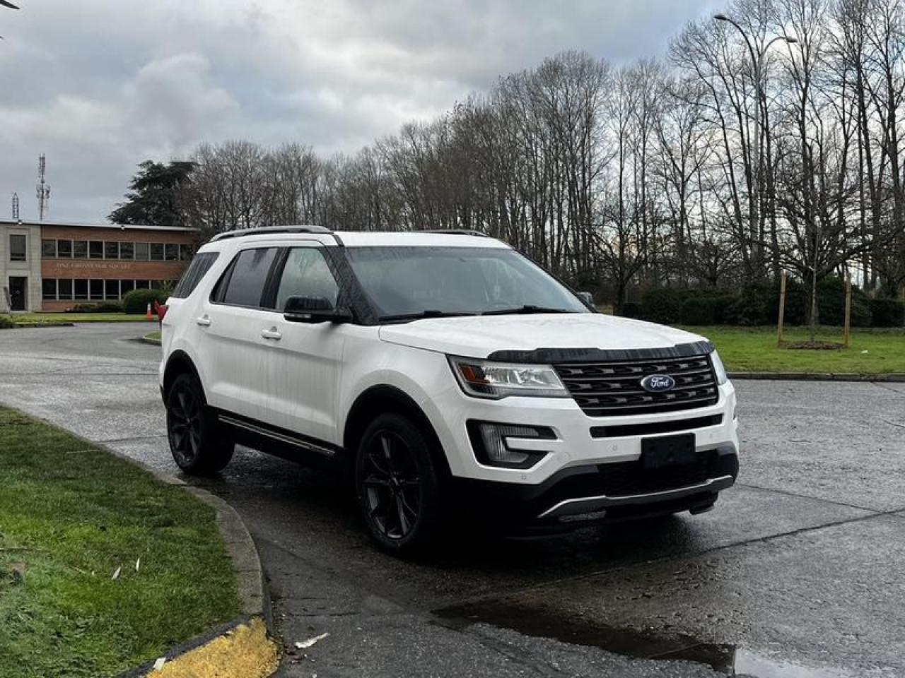 Used 2017 Ford Explorer XLT 4WD for sale in Burnaby, BC