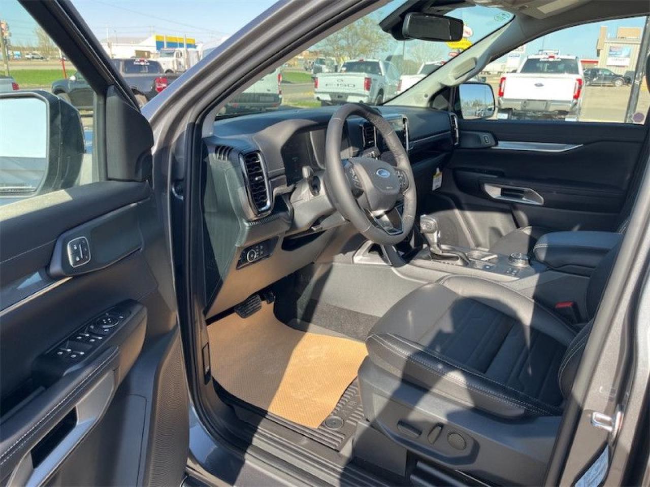 2025 Ford Ranger Lariat  - Leather Seats -  Heated Seats Photo5