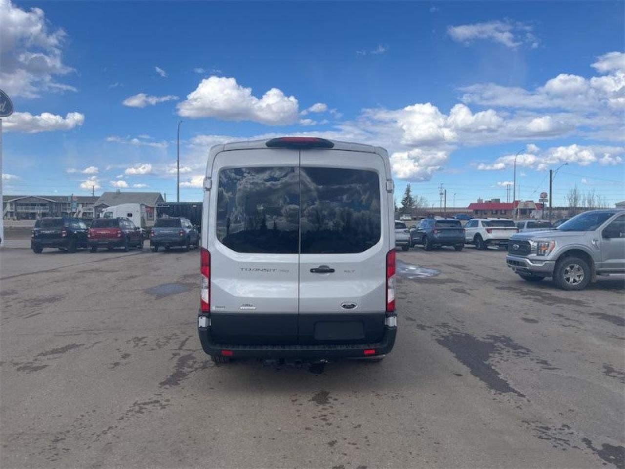 2025 Ford Transit Passenger Wagon XLT  - Heated Seats Photo5