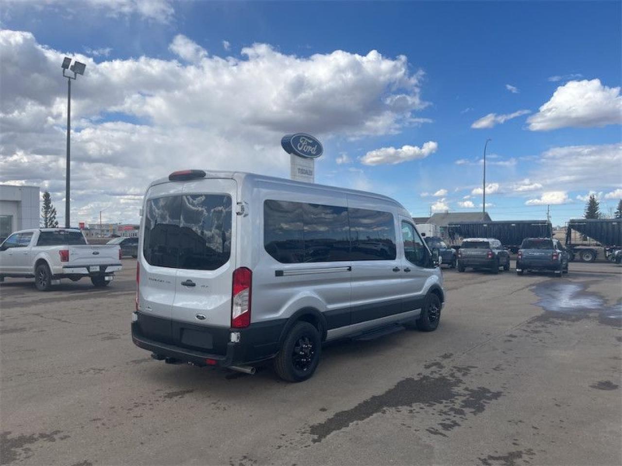 2025 Ford Transit Passenger Wagon XLT  - Heated Seats Photo5