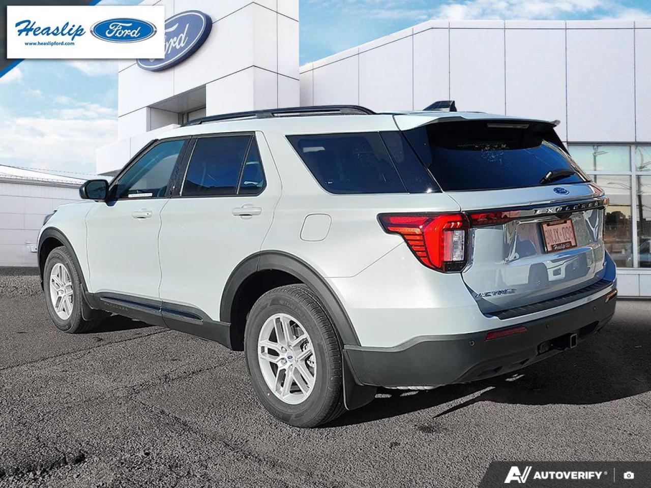 2025 Ford Explorer Active Photo3