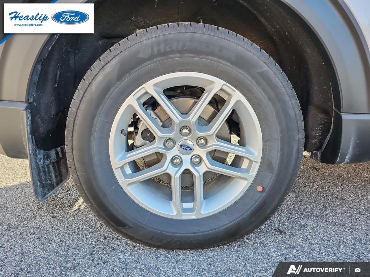 2025 Ford Explorer Active Photo