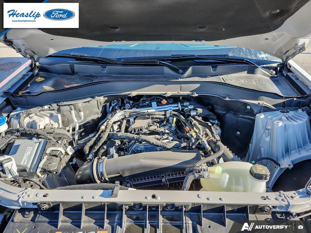 2025 Ford Explorer Active Photo