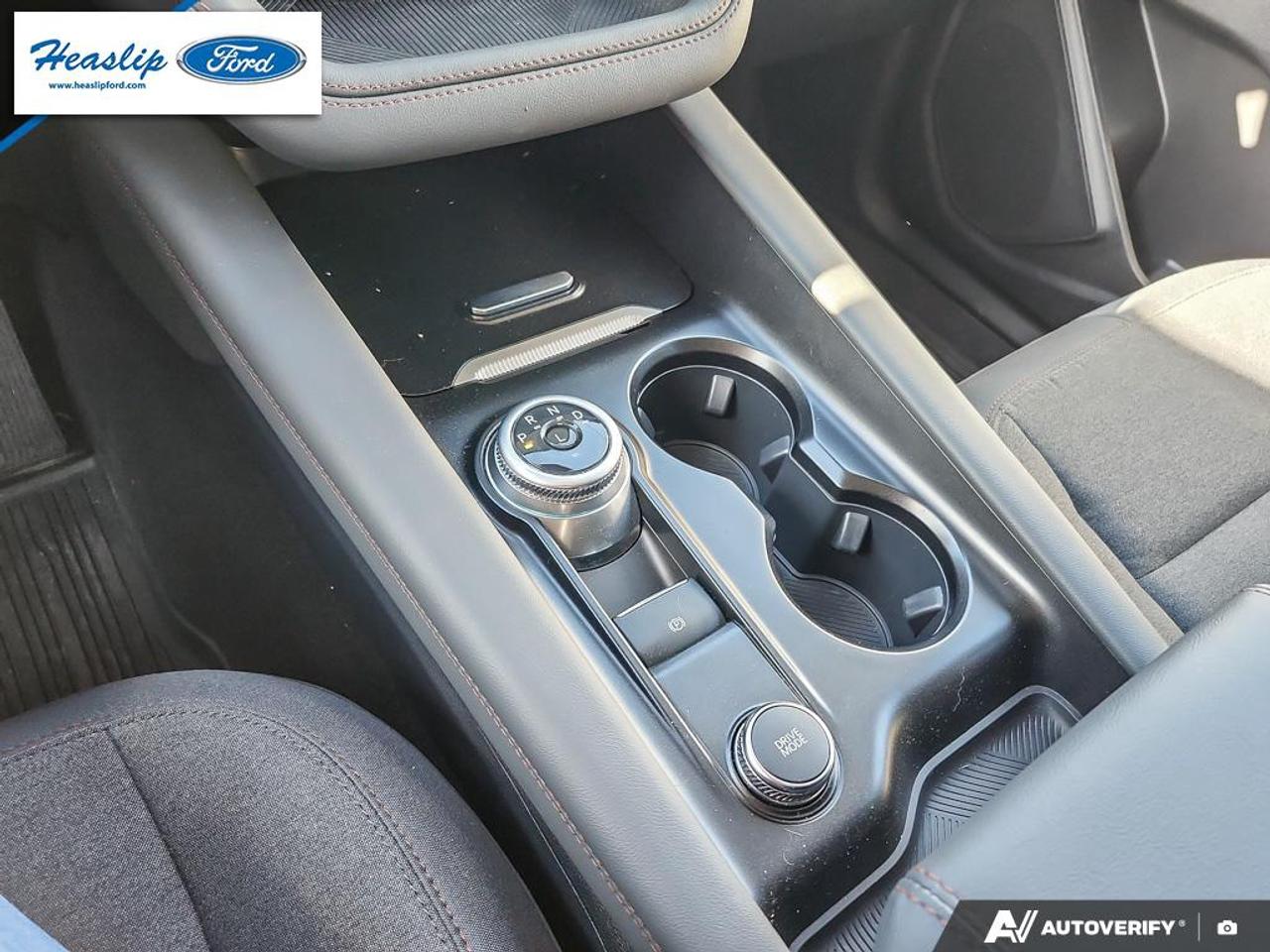 2025 Ford Explorer Active Photo