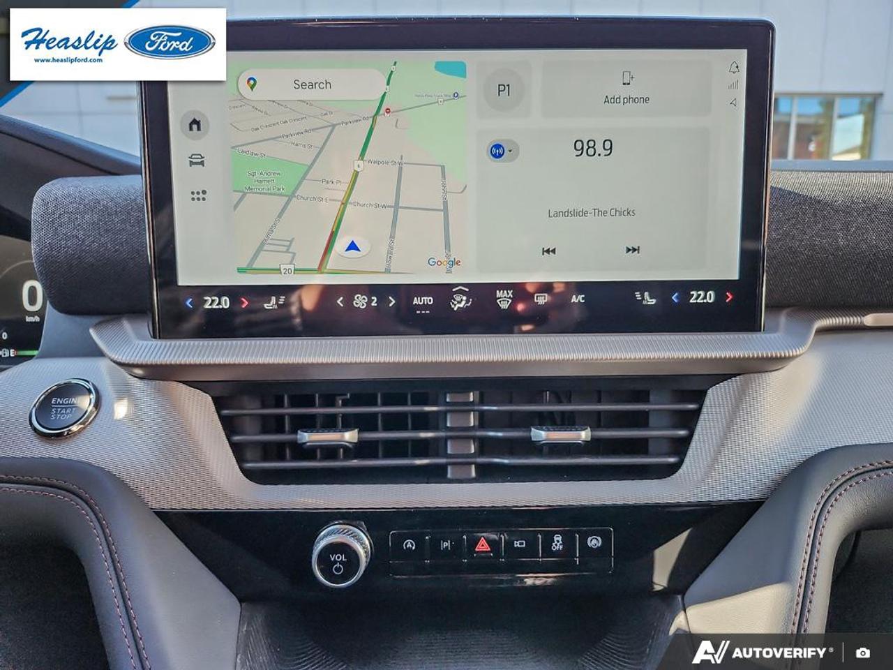 2025 Ford Explorer Active Photo