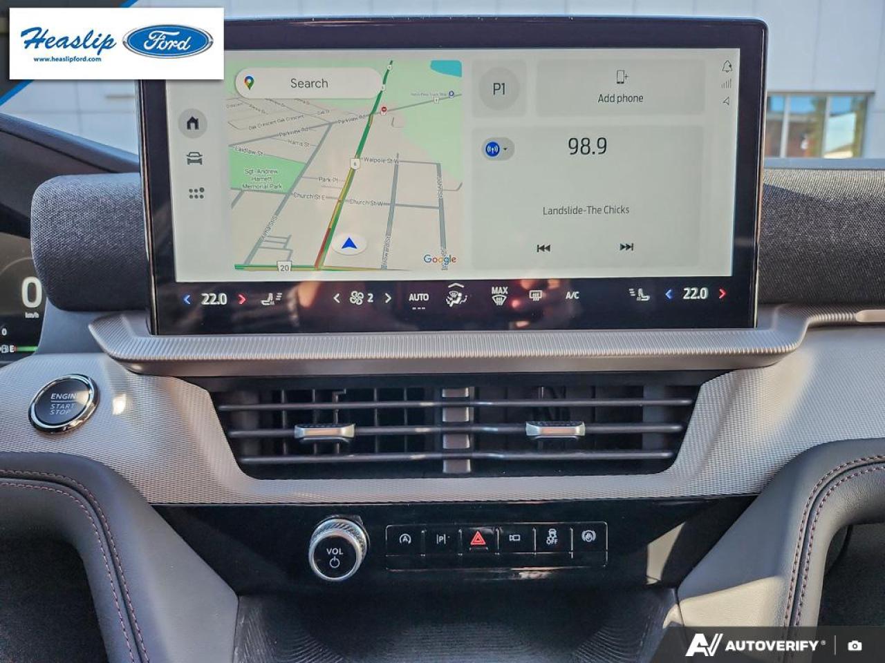 2025 Ford Explorer Active Photo