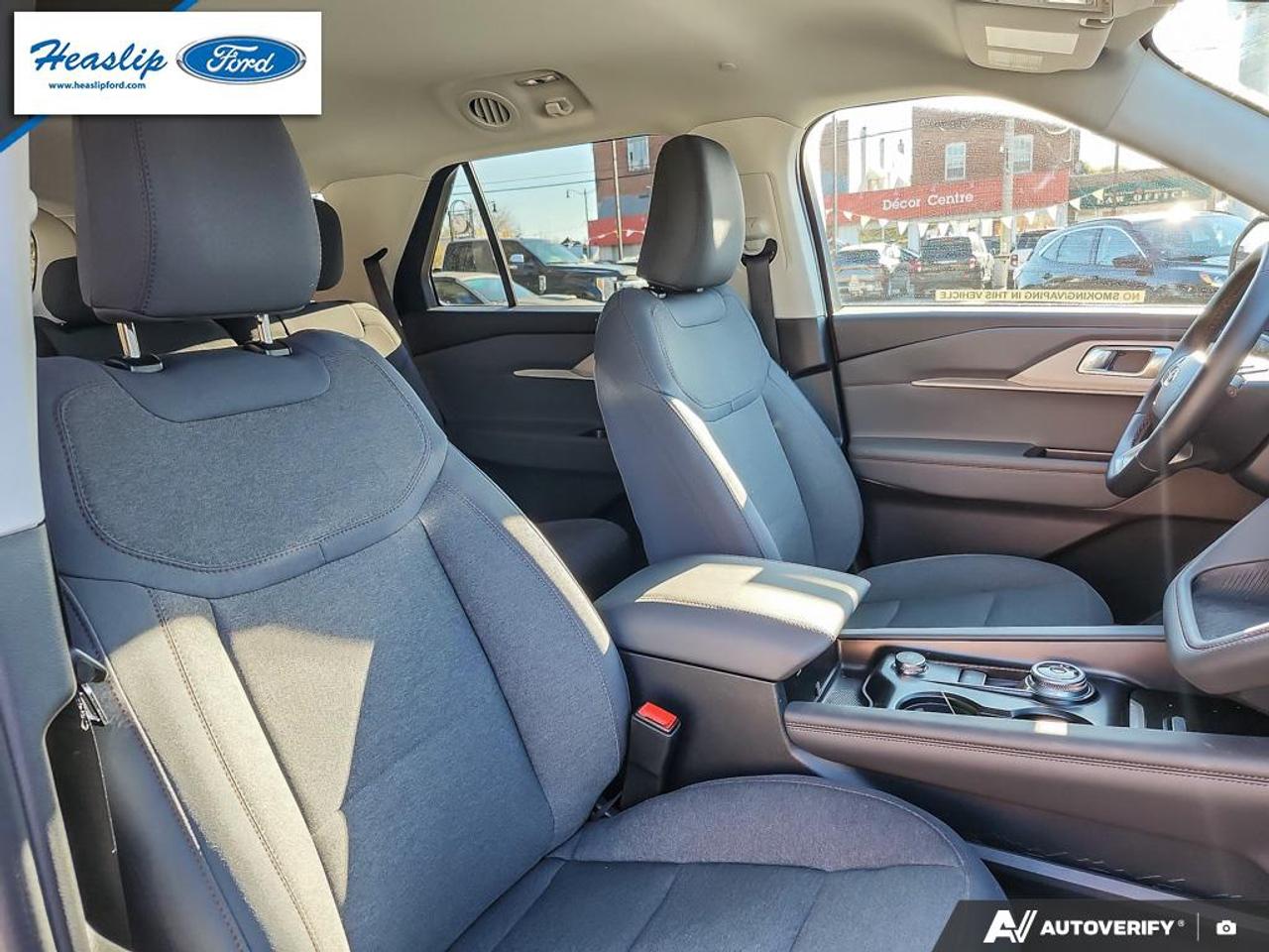 2025 Ford Explorer Active Photo