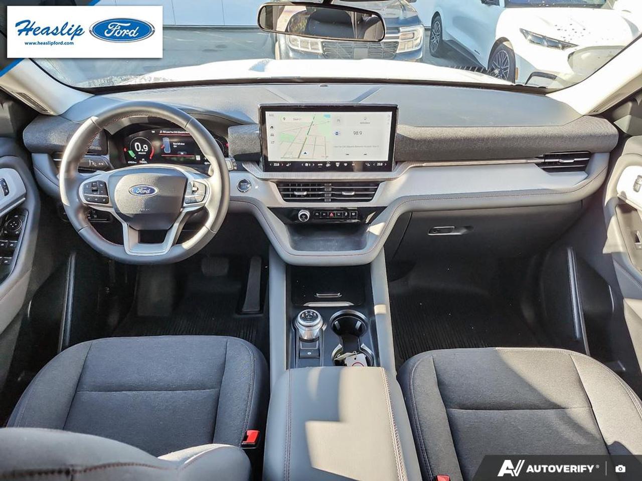 2025 Ford Explorer Active Photo