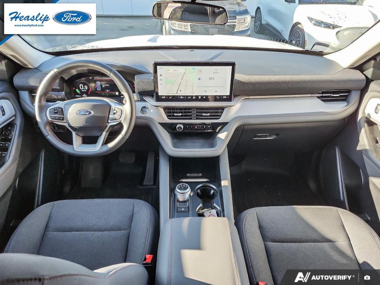 2025 Ford Explorer Active Photo