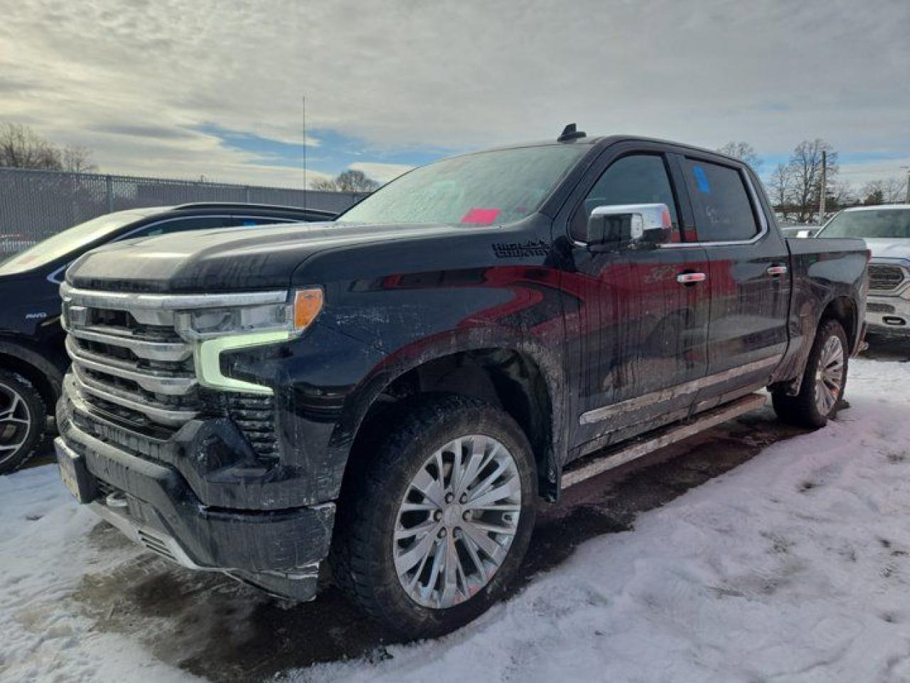 Used 2023 Chevrolet Silverado 1500 High Country Crew 4X4 | 5.3L | Leather | 22