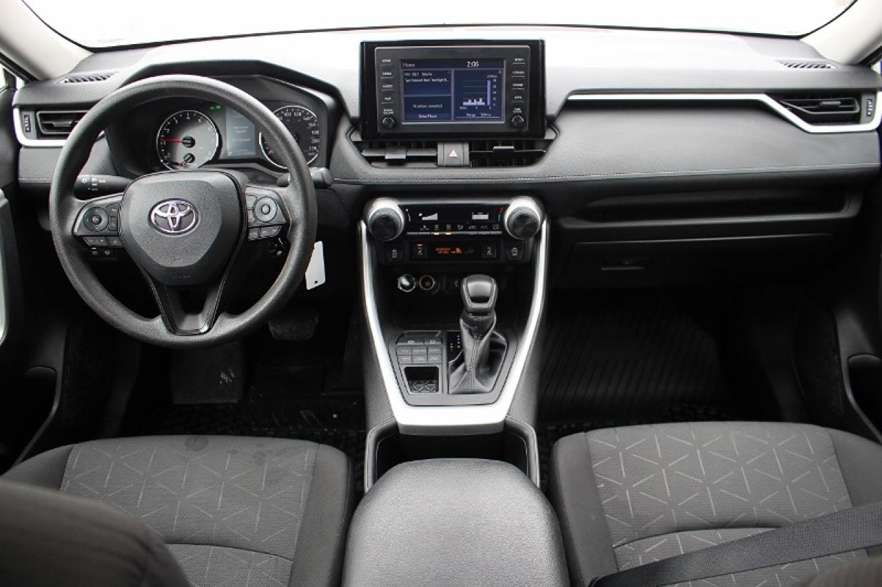 2022 Toyota RAV4 LE AWD - Photo #10