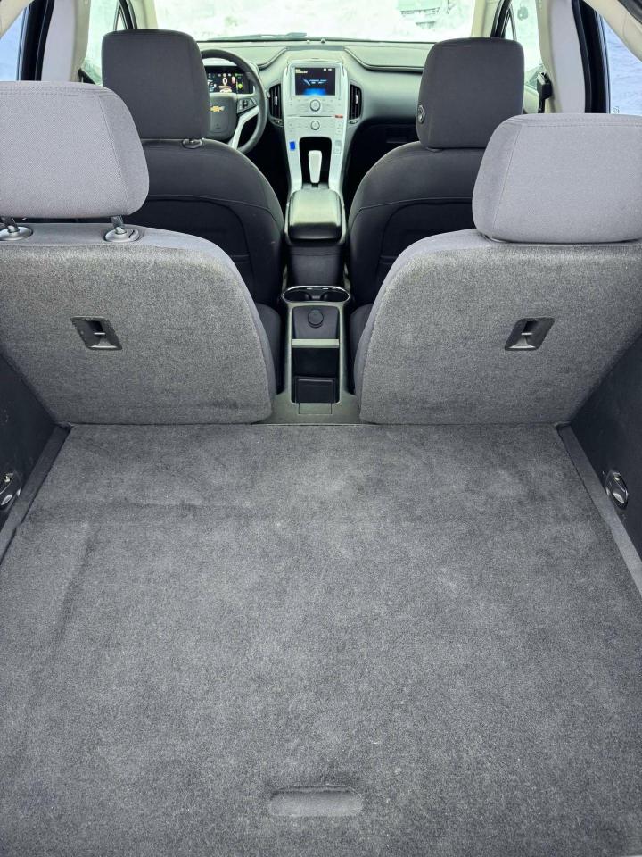 2013 Chevrolet Volt  - Photo #9