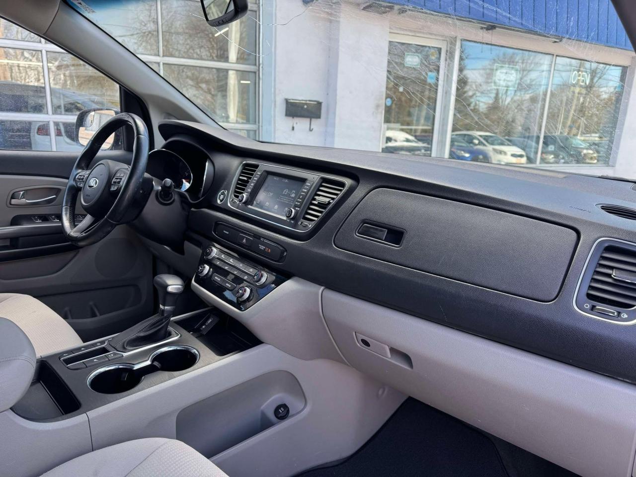 2019 Kia Sedona LX+ - Photo #11