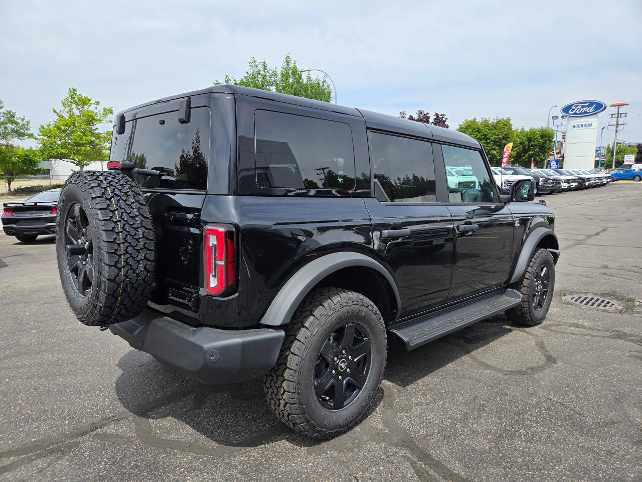 2025 Ford Bronco Outer Banks Photo4