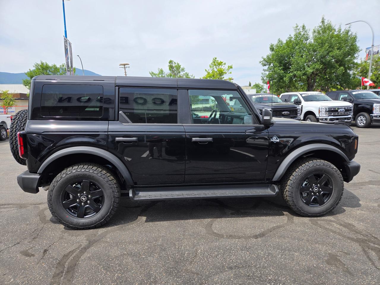 2025 Ford Bronco Outer Banks Photo3