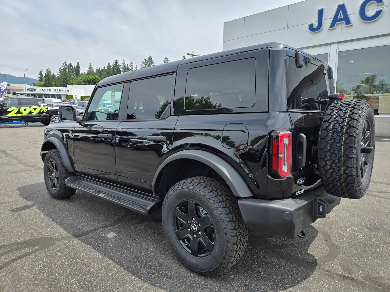 2025 Ford Bronco Outer Banks Photo5