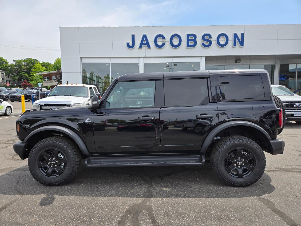 2025 Ford Bronco Outer Banks Photo5