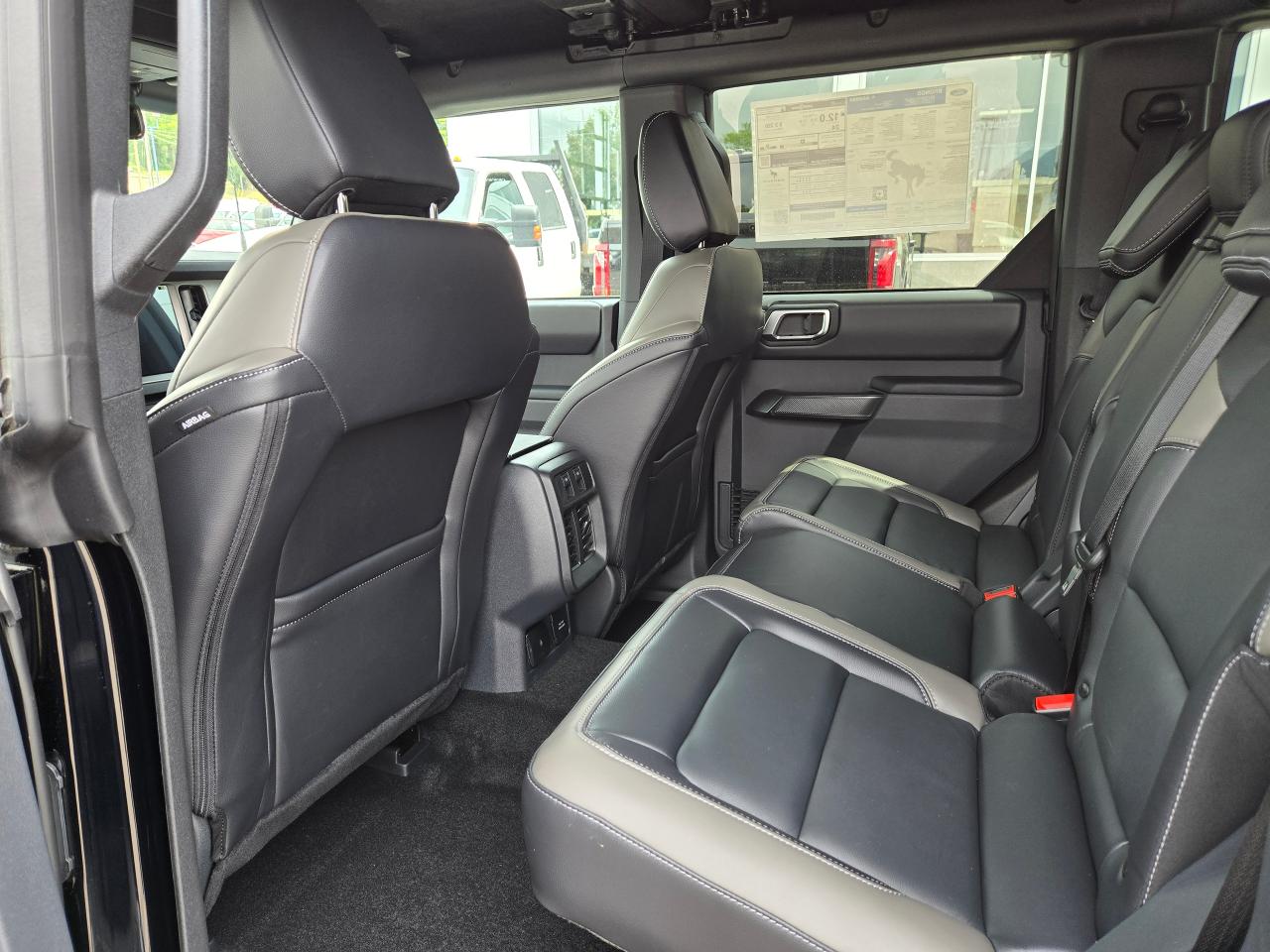 2025 Ford Bronco Outer Banks Photo5
