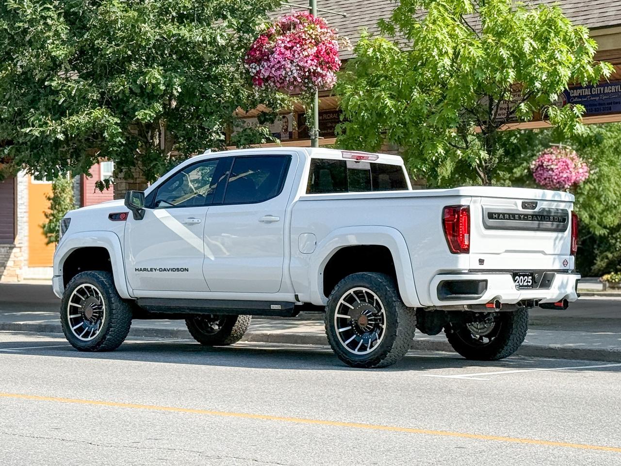 2025 GMC Sierra 1500 AT4 HARLEY DAVIDSON UPGRADE - 6.2L V8 WITH REMOTE START/ENTRY, SUNROOF, HEATED FRONT & REAR SEATS, VENTILATED FRONT SEATS, HEATED STEERING WHEEL, BOSE SOUND SYSTEM Photo
