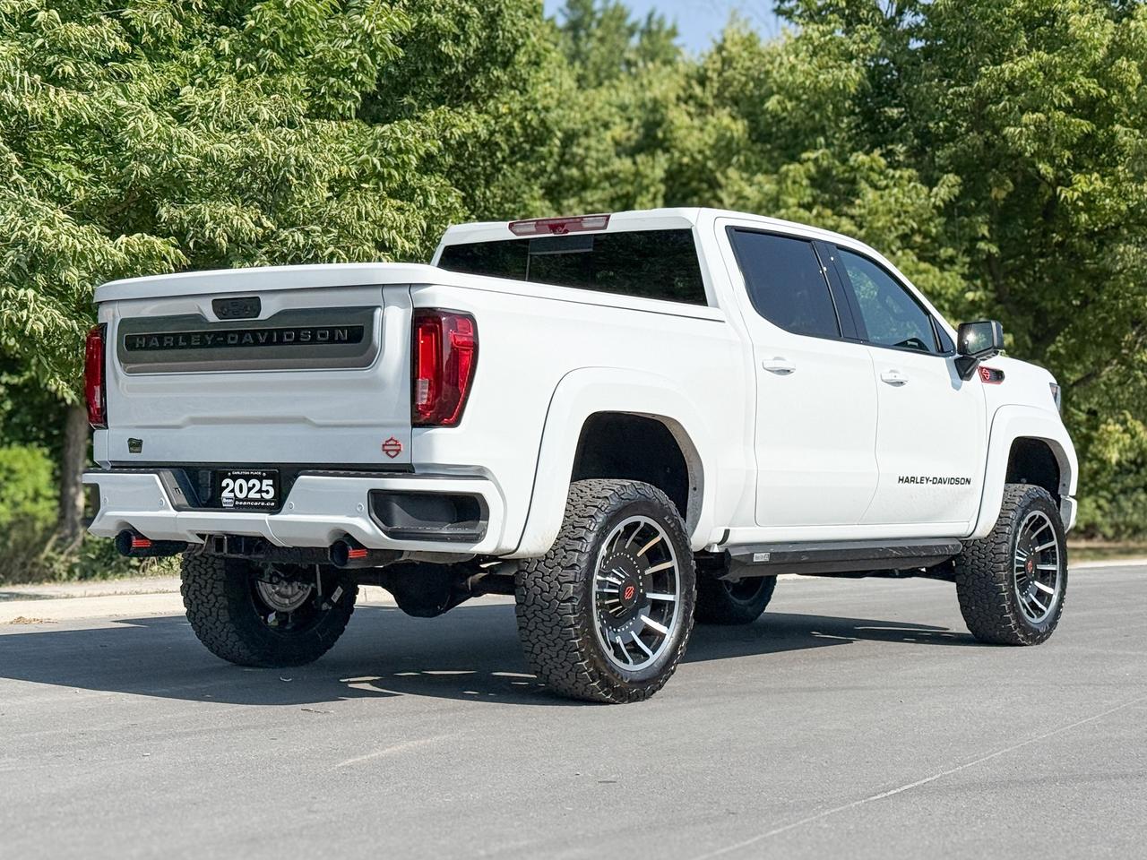 2025 GMC Sierra 1500 AT4 HARLEY DAVIDSON UPGRADE - 6.2L V8 WITH REMOTE START/ENTRY, SUNROOF, HEATED FRONT & REAR SEATS, VENTILATED FRONT SEATS, HEATED STEERING WHEEL, BOSE SOUND SYSTEM Photo