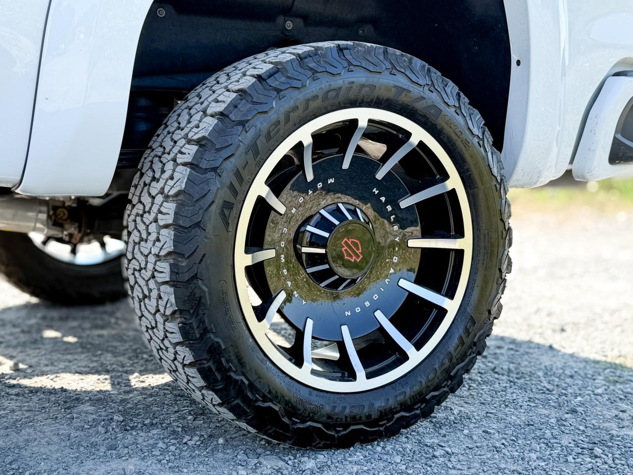 2025 GMC Sierra 1500 AT4 HARLEY DAVIDSON UPGRADE - 6.2L V8 WITH REMOTE START/ENTRY, SUNROOF, HEATED FRONT & REAR SEATS, VENTILATED FRONT SEATS, HEATED STEERING WHEEL, BOSE SOUND SYSTEM Photo