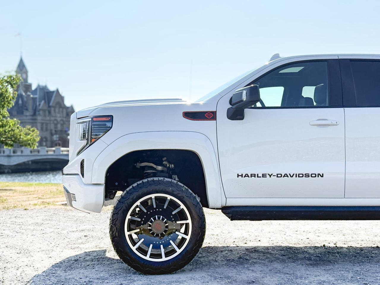 2025 GMC Sierra 1500 AT4 HARLEY DAVIDSON UPGRADE - 6.2L V8 WITH REMOTE START/ENTRY, SUNROOF, HEATED FRONT & REAR SEATS, VENTILATED FRONT SEATS, HEATED STEERING WHEEL, BOSE SOUND SYSTEM Photo