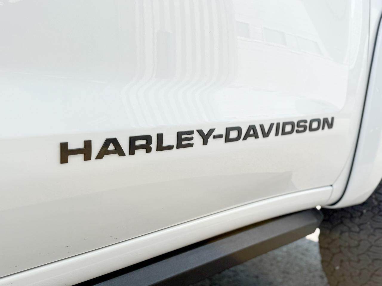 2025 GMC Sierra 1500 AT4 HARLEY DAVIDSON UPGRADE - 6.2L V8 WITH REMOTE START/ENTRY, SUNROOF, HEATED FRONT & REAR SEATS, VENTILATED FRONT SEATS, HEATED STEERING WHEEL, BOSE SOUND SYSTEM Photo