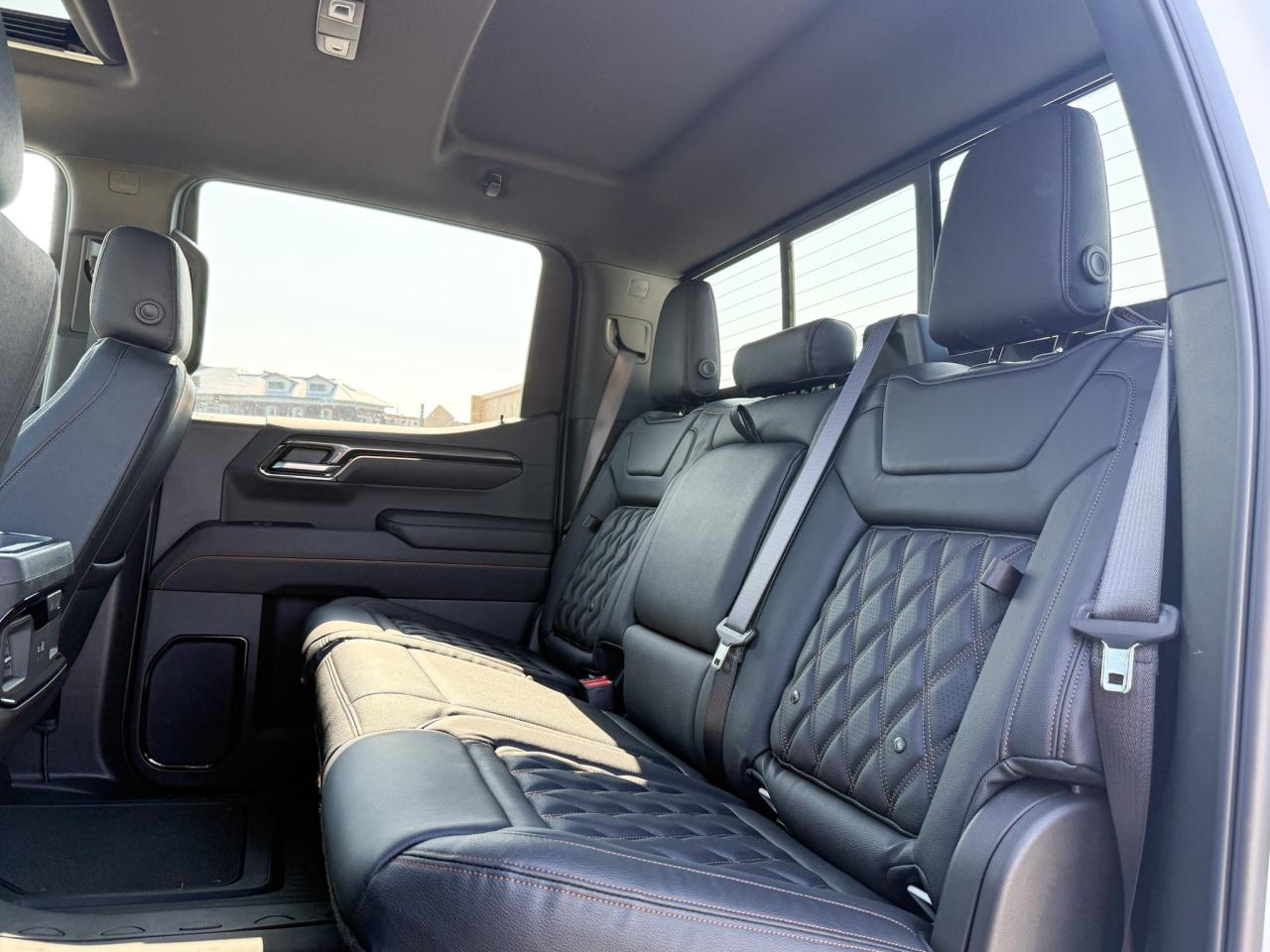 2025 GMC Sierra 1500 AT4 HARLEY DAVIDSON UPGRADE - 6.2L V8 WITH REMOTE START/ENTRY, SUNROOF, HEATED FRONT & REAR SEATS, VENTILATED FRONT SEATS, HEATED STEERING WHEEL, BOSE SOUND SYSTEM Photo