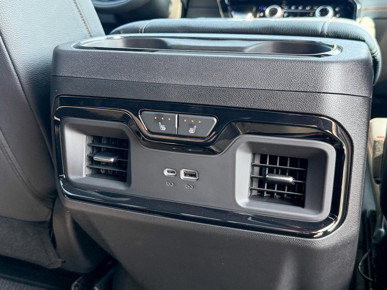 2025 GMC Sierra 1500 AT4 HARLEY DAVIDSON UPGRADE - 6.2L V8 WITH REMOTE START/ENTRY, SUNROOF, HEATED FRONT & REAR SEATS, VENTILATED FRONT SEATS, HEATED STEERING WHEEL, BOSE SOUND SYSTEM Photo