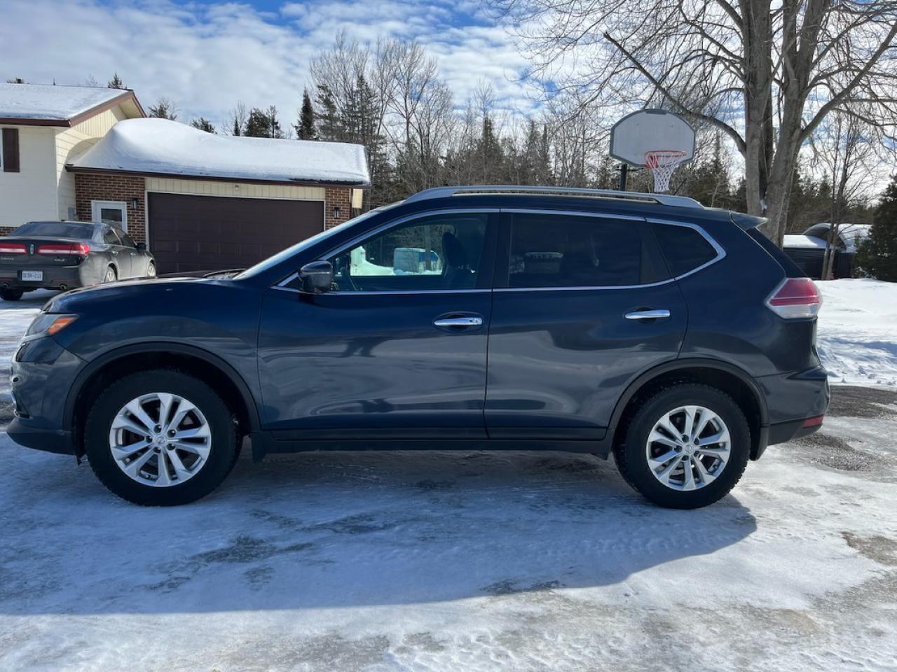 2016 Nissan Rogue  - Photo #3