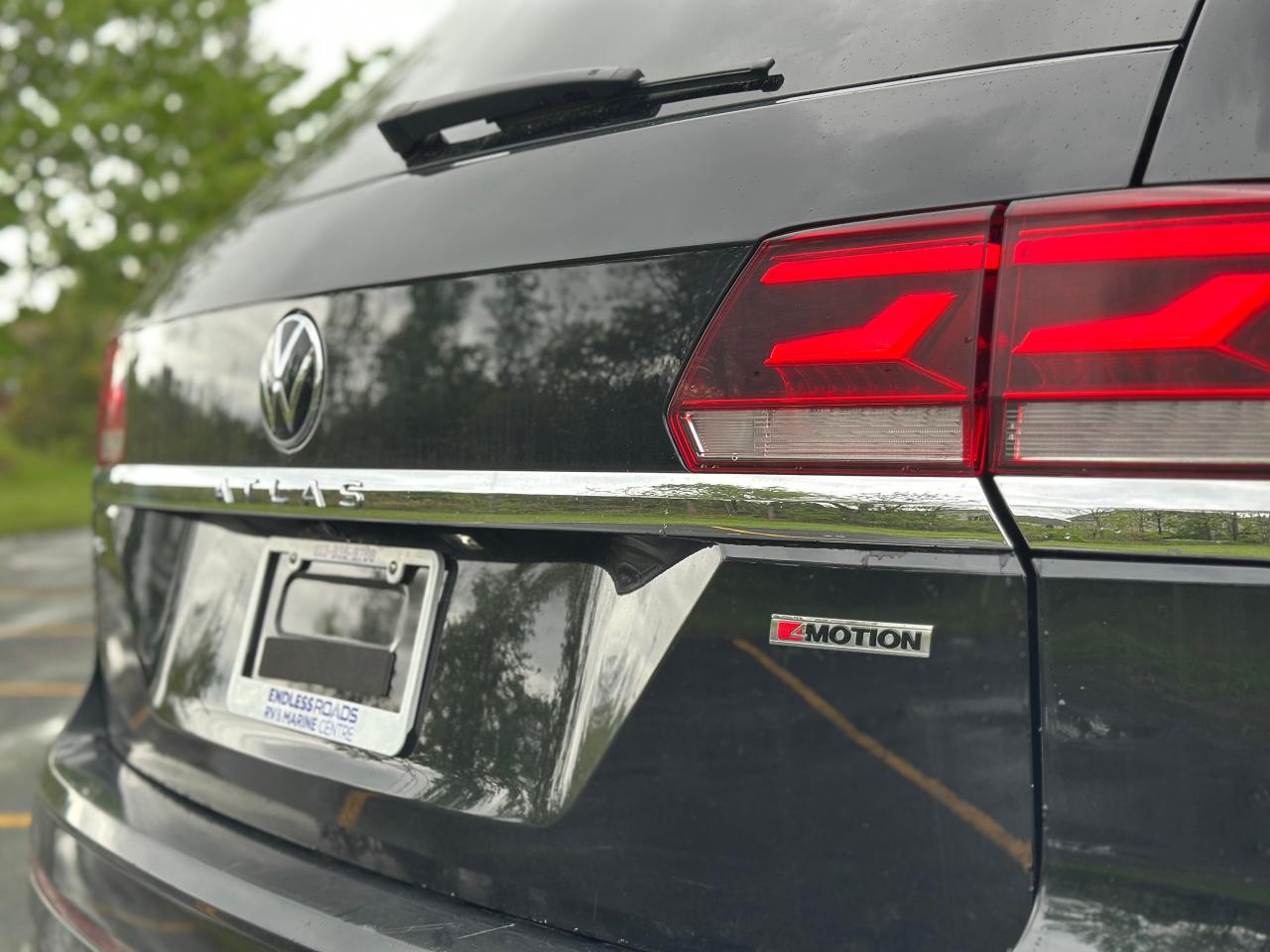 2022 Volkswagen Atlas Highline R-Line - Photo #5