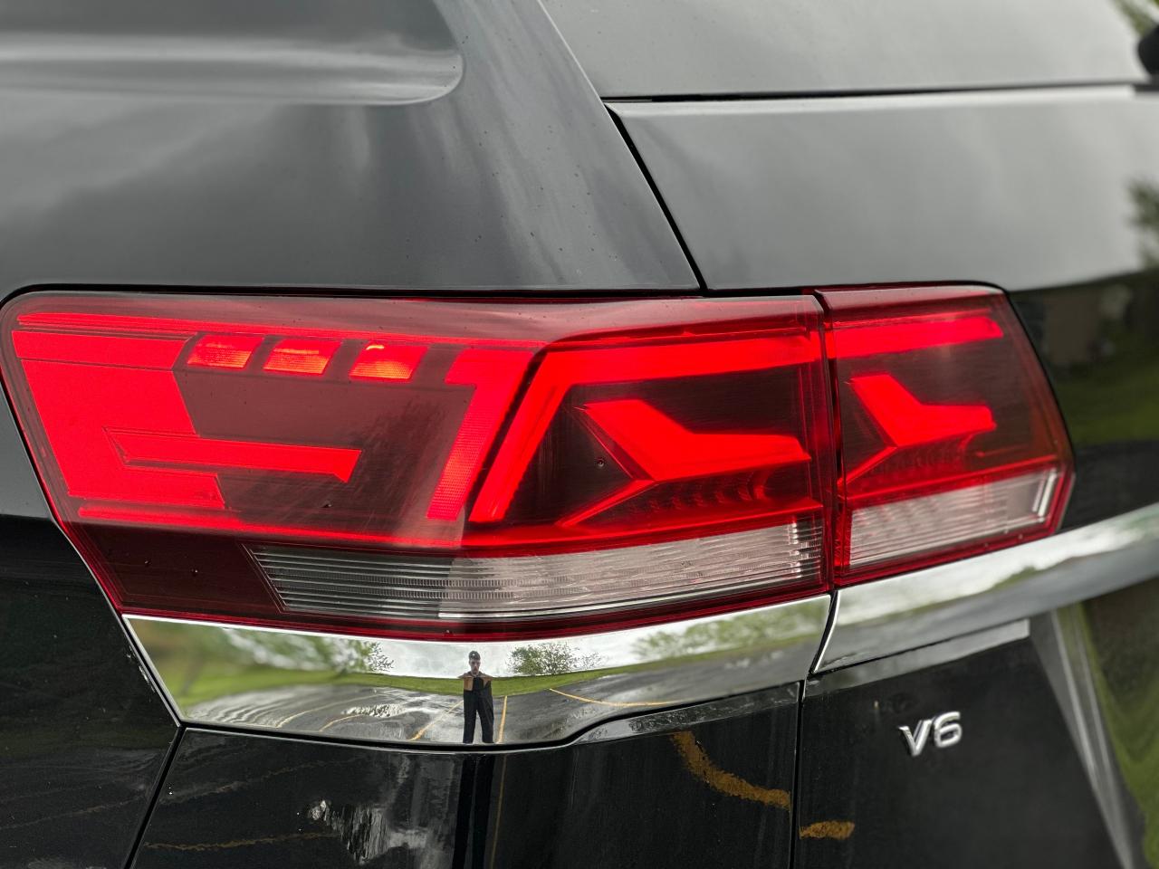 2022 Volkswagen Atlas Highline R-Line - Photo #6