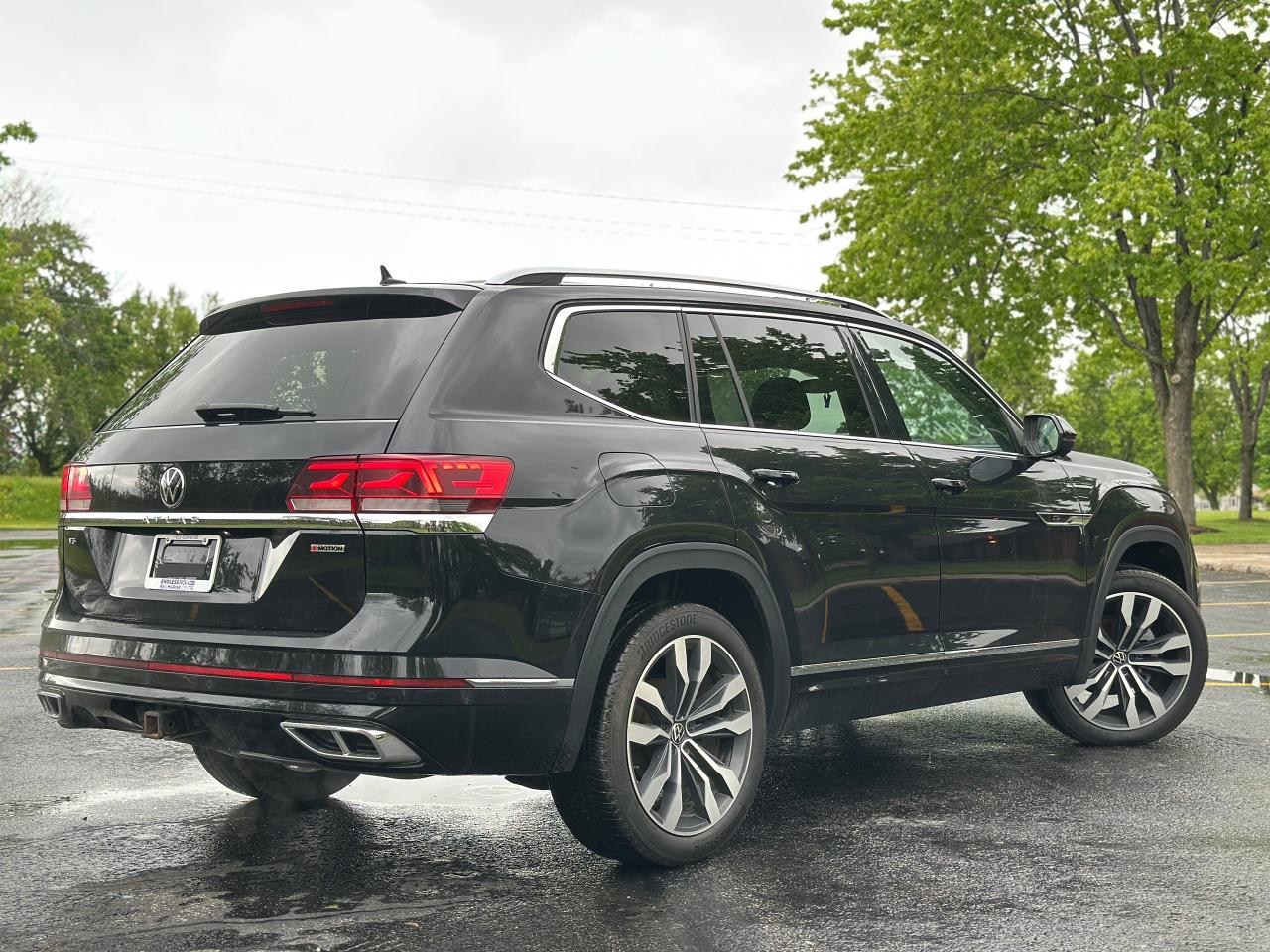 2022 Volkswagen Atlas Highline R-Line - Photo #3
