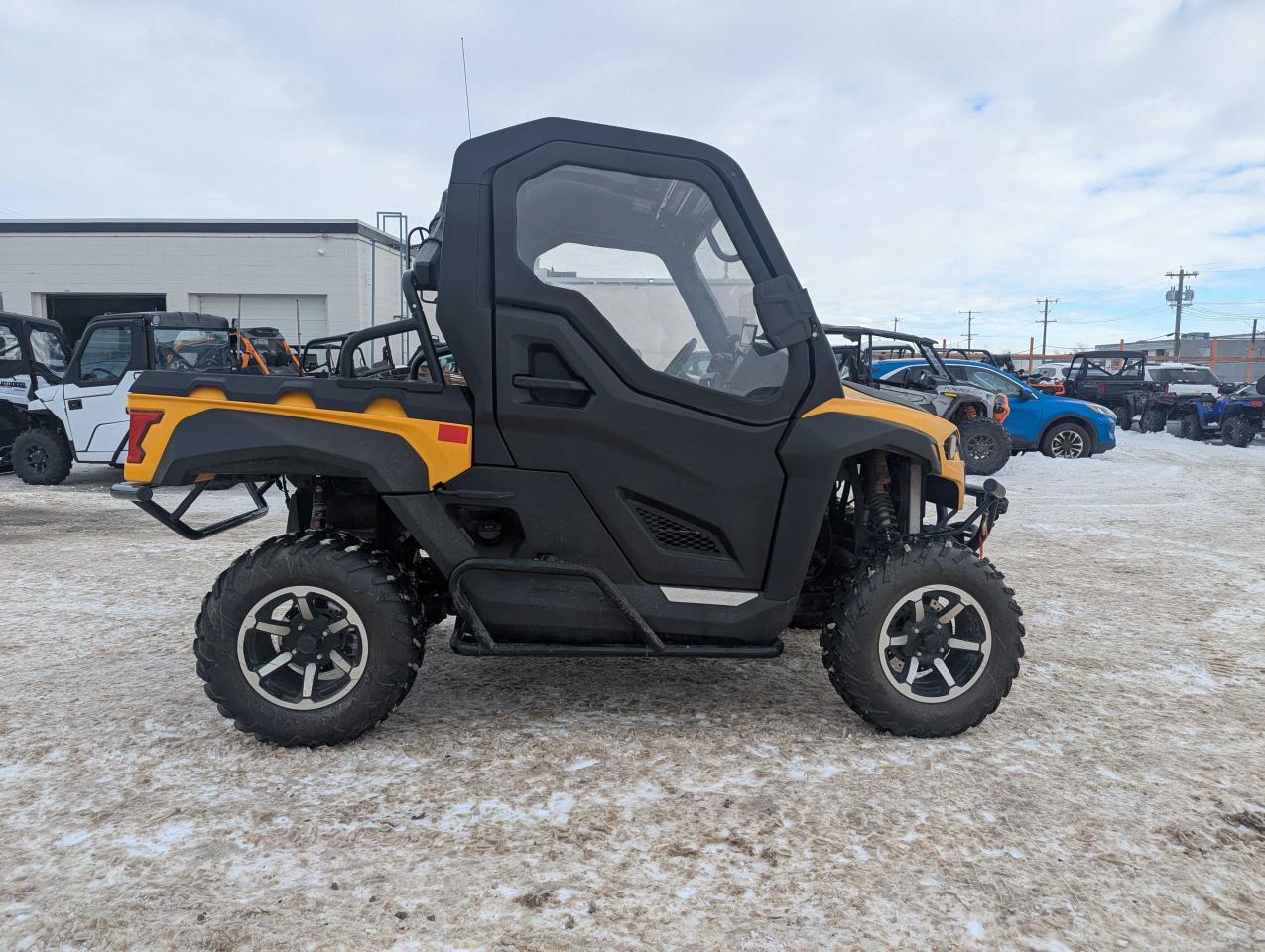 2018 Cub Cadet CHALLENGER 750 $82 B/W - Photo #6