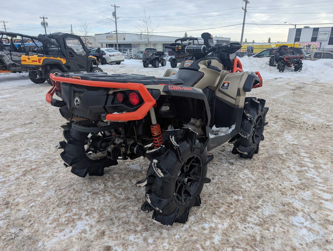 2022 Can-Am Outlander 1000R XMR $109 B/W - Photo #4