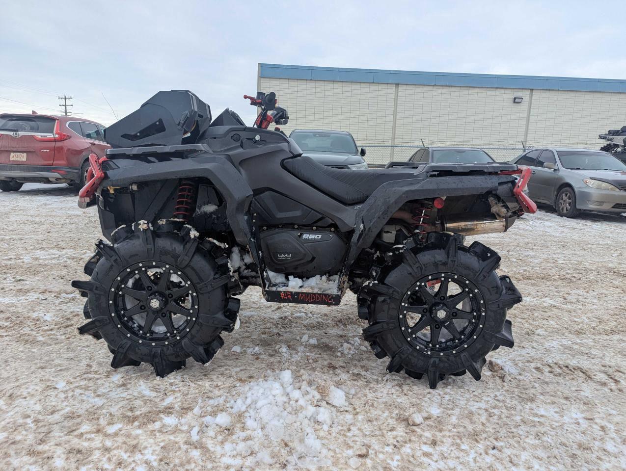 2020 Can-Am Outlander 850 XT $92 B/W - Photo #2