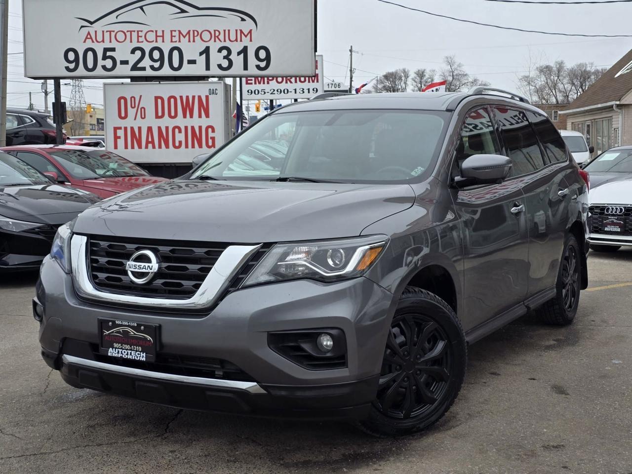 Used 2019 Nissan Pathfinder SL 4x4 / LOADED / Leather / Sunroof / 7 Pass for sale in Mississauga, ON