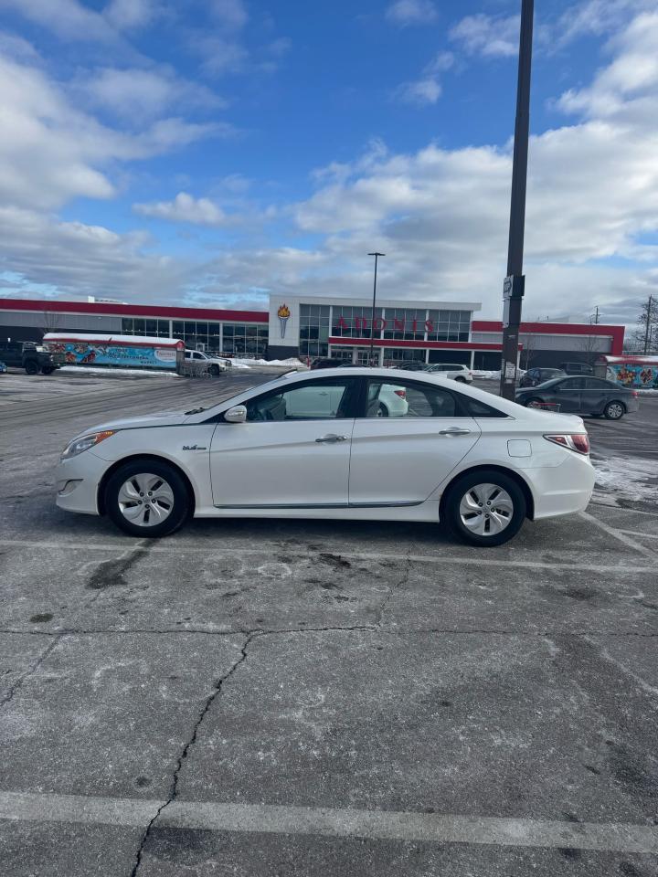 2013 Hyundai Sonata Hybrid 4dr Sdn - Photo #13