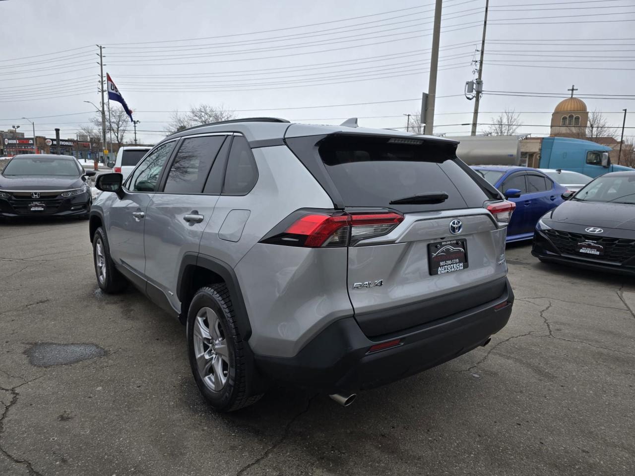 Used 2022 Toyota RAV4 Hybrid LE AWD / Blind Spot / Lane Departure / Htd Seats for sale in Mississauga, ON