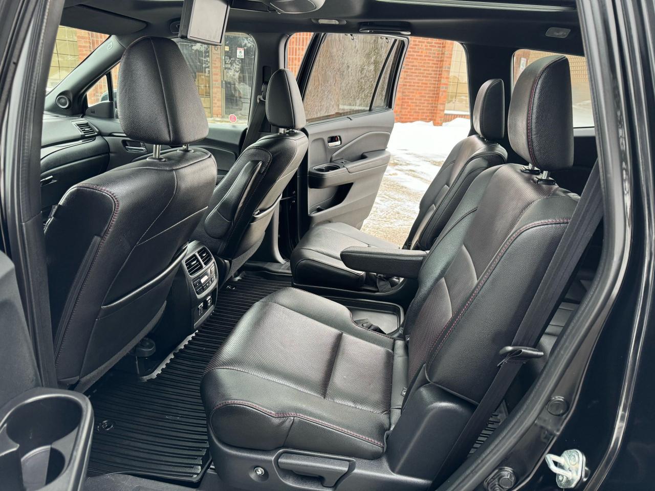 2022 Honda Pilot Black Edition - Photo #16