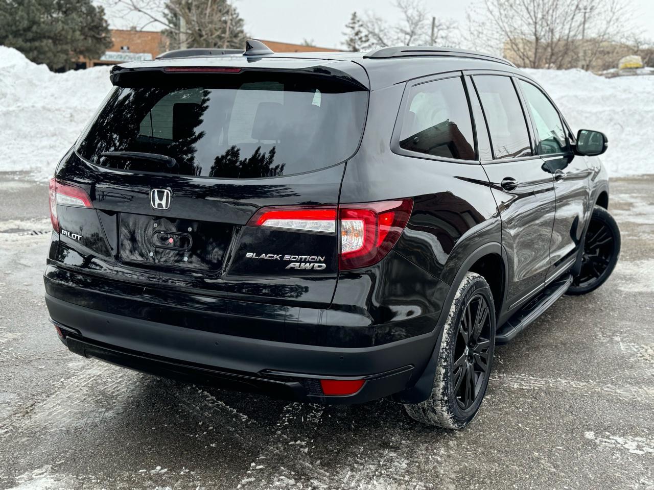 2022 Honda Pilot Black Edition - Photo #5