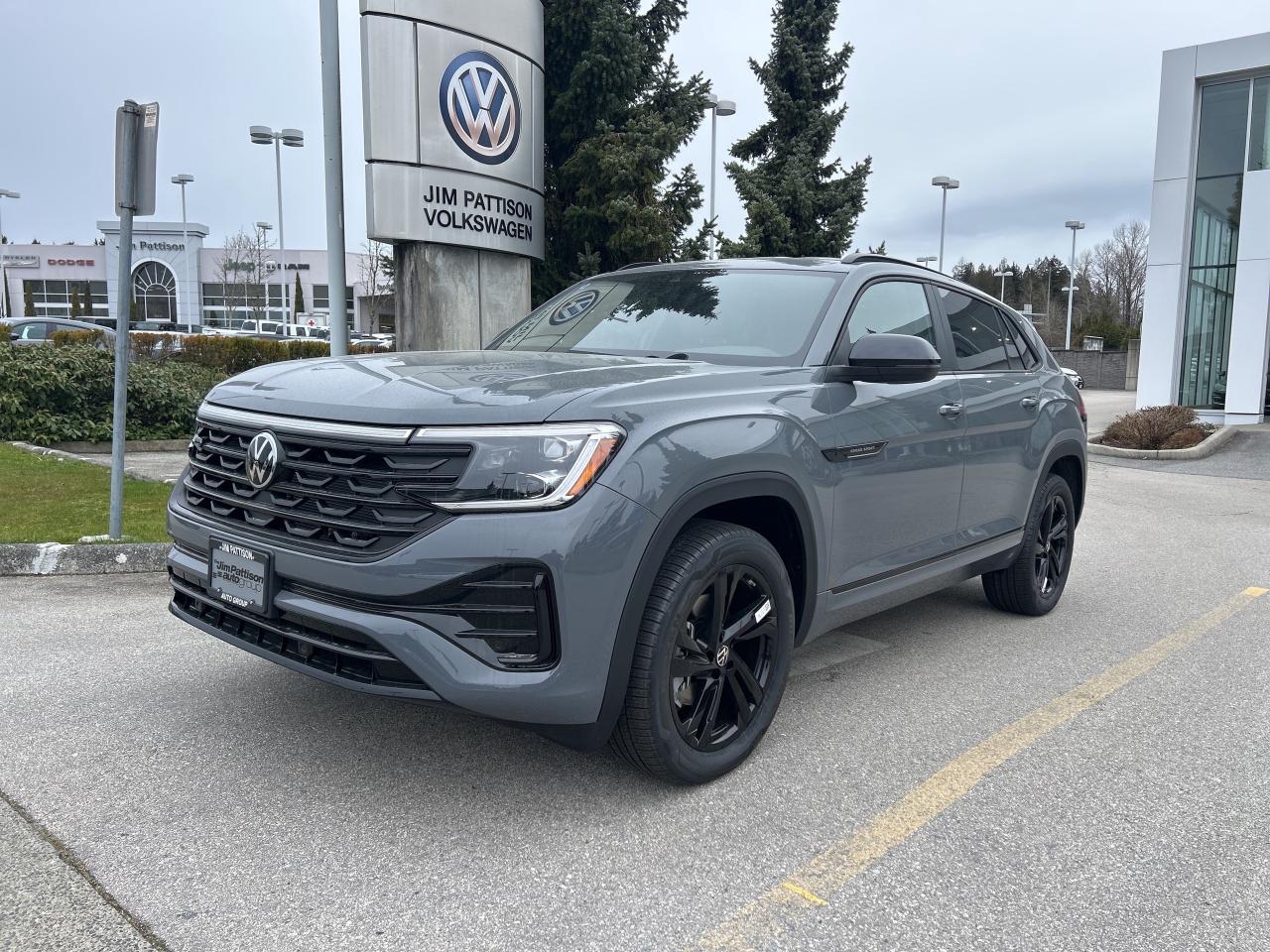 New 2025 Volkswagen Atlas Cross Sport Comfortline R-Line Black Edition 2.0 TSI 4MOT for sale in Surrey, BC