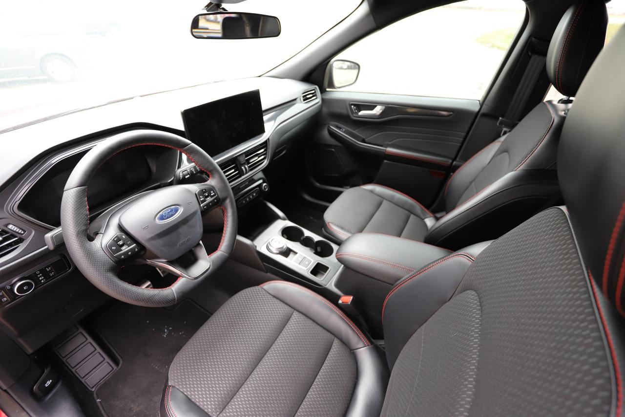 2024 Ford Escape ST-Line Select AWD Photo