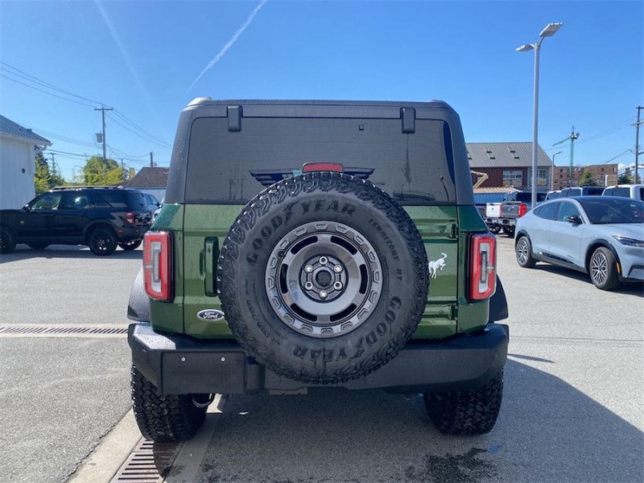 2025 Ford Bronco Outer Banks Photo3