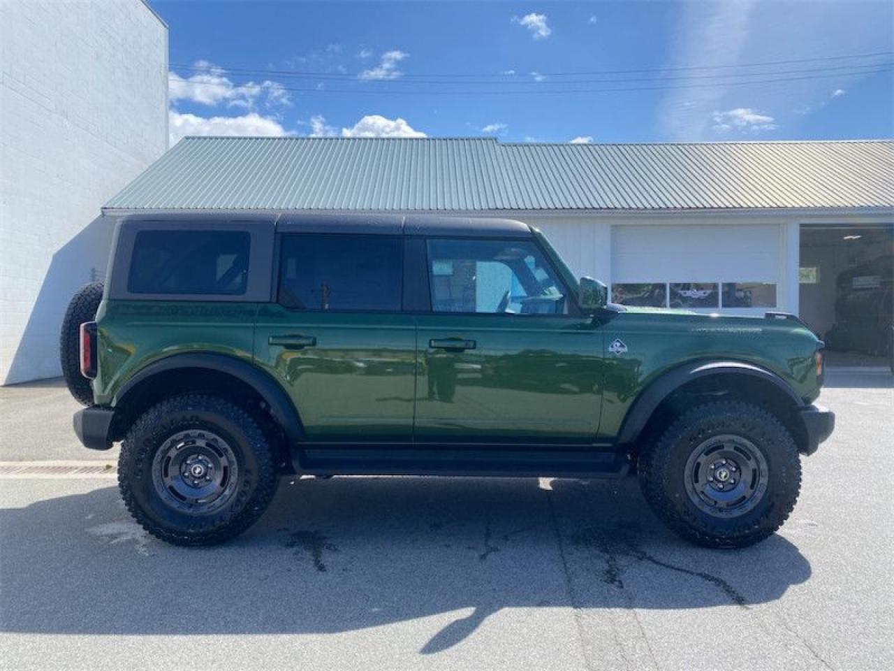2025 Ford Bronco Outer Banks Photo5
