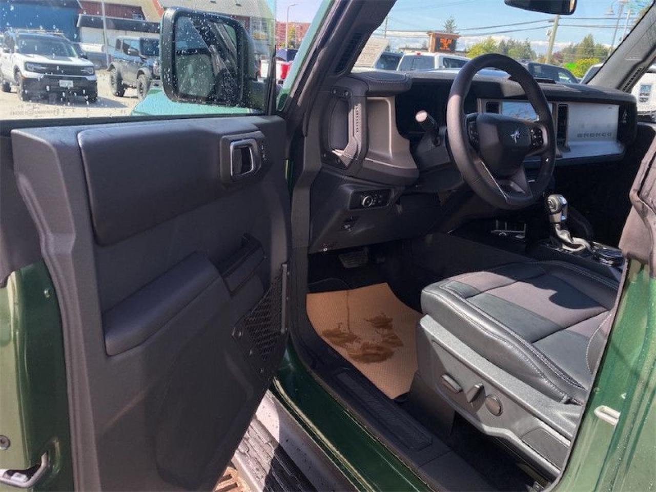 2025 Ford Bronco Outer Banks Photo5