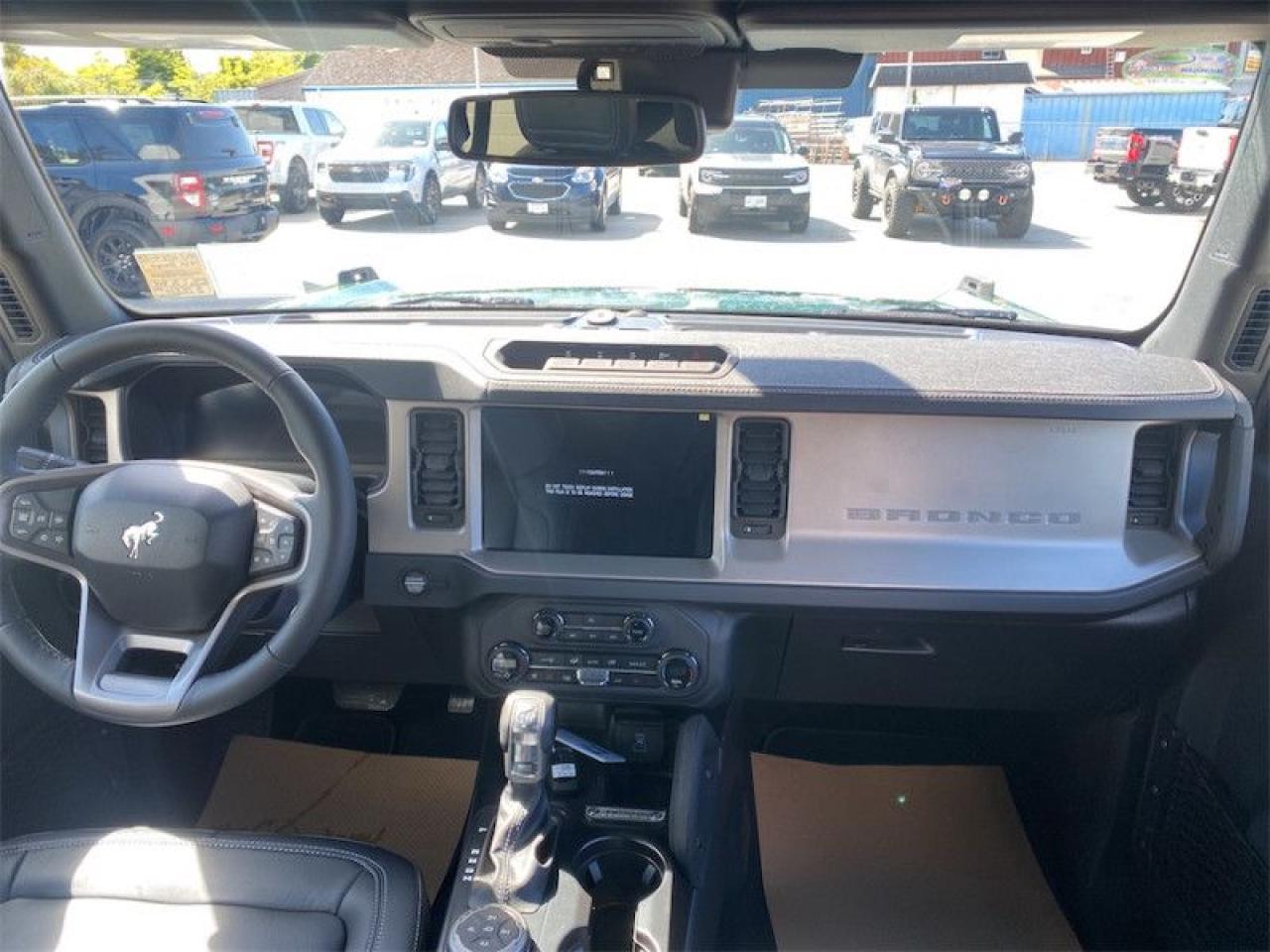 2025 Ford Bronco Outer Banks Photo5