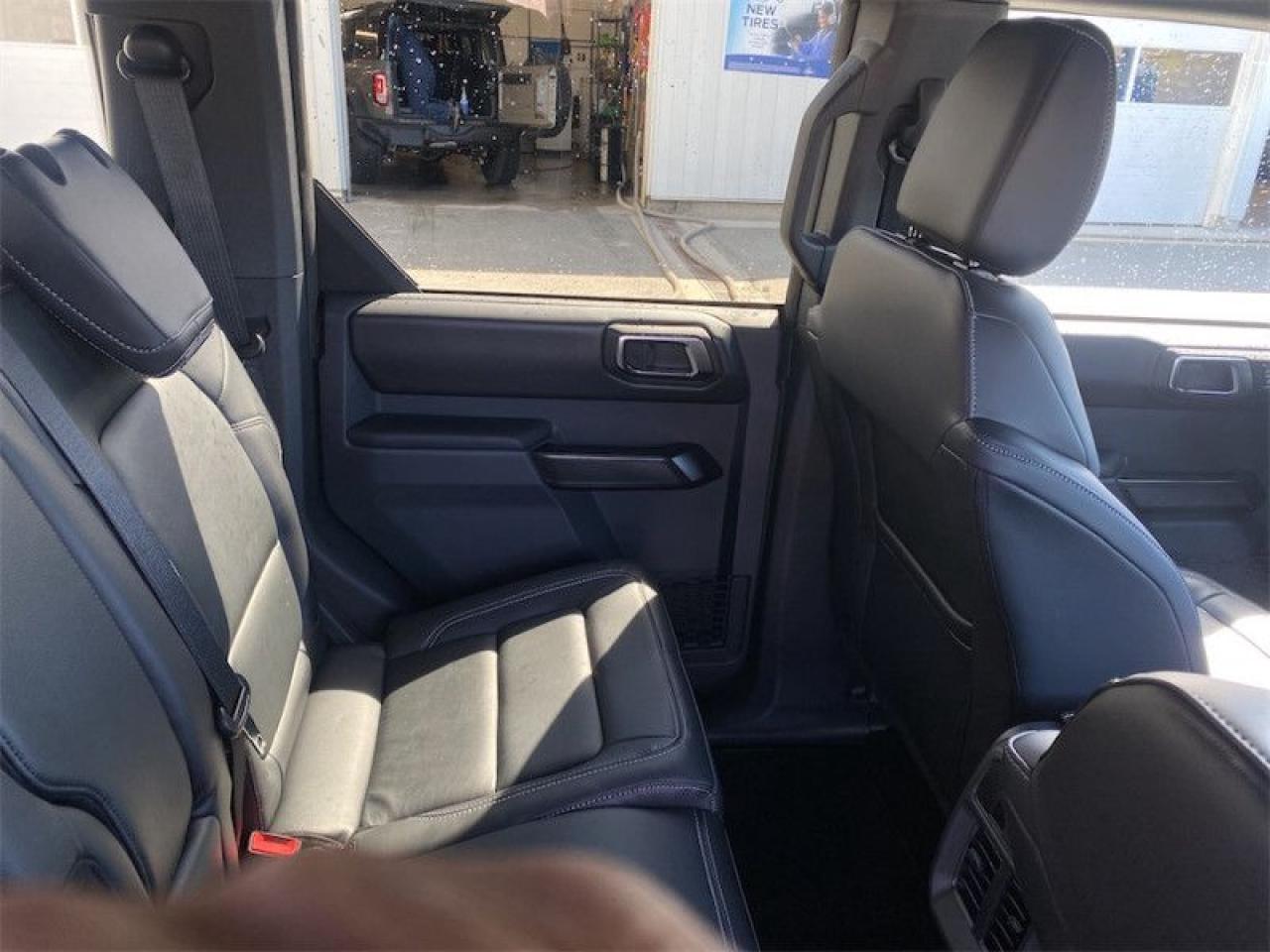 2025 Ford Bronco Outer Banks Photo5
