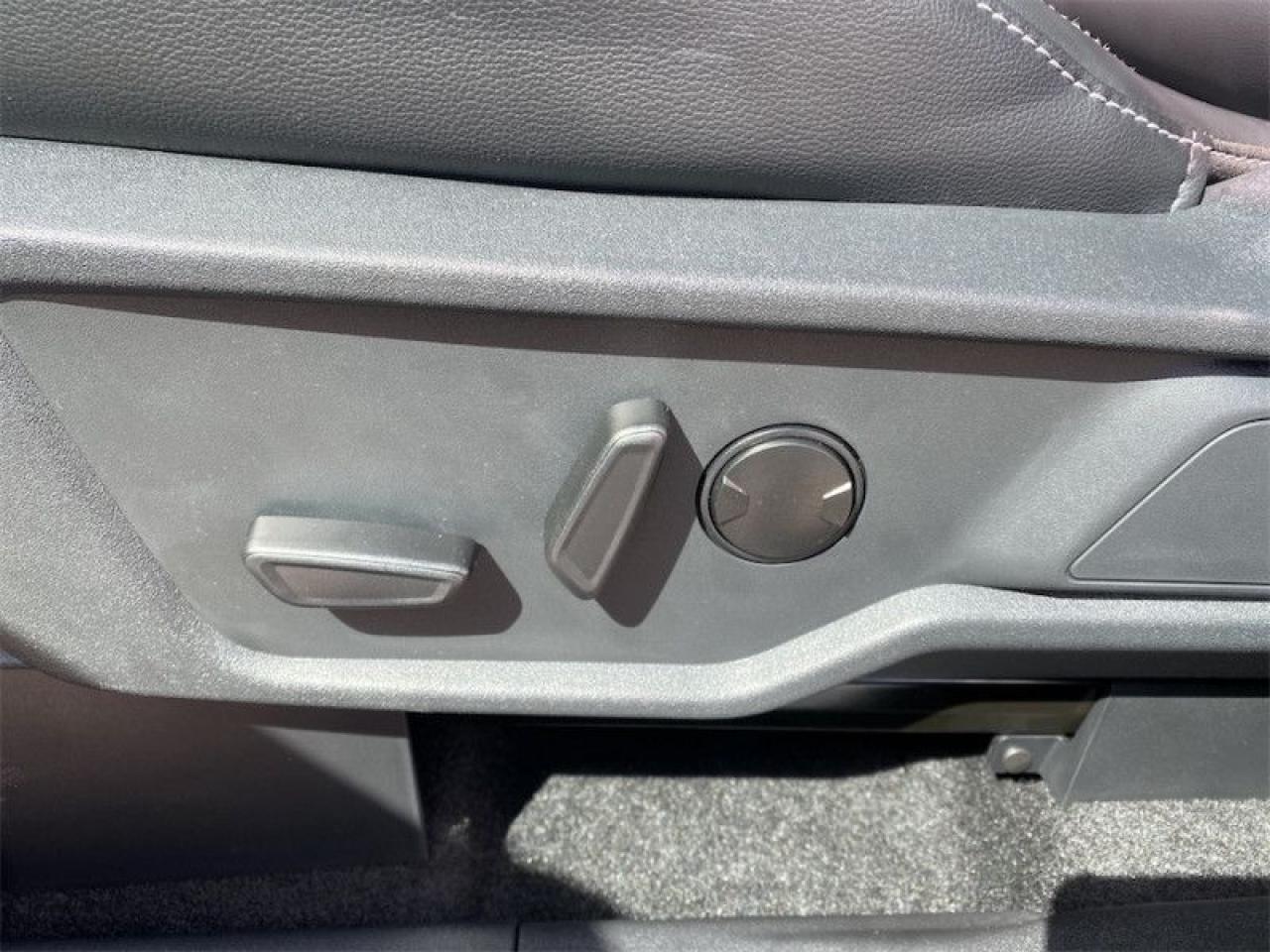 2025 Ford Bronco Outer Banks Photo5